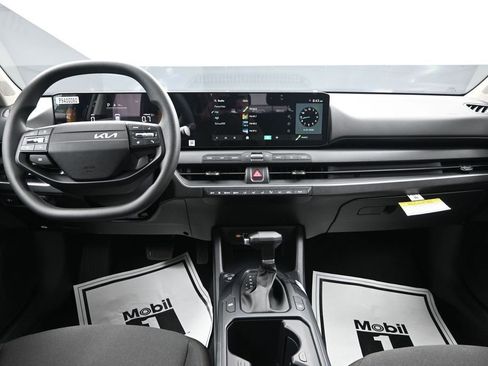 New 2026 Kia K4 FWD image 29