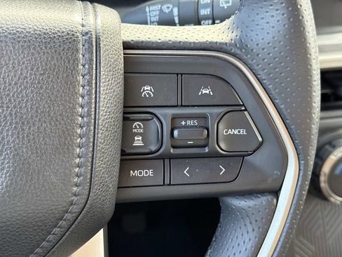 Used 2025 Toyota 4Runner SR5 image 23