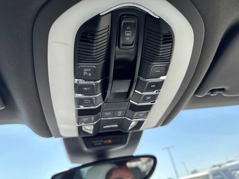 Used 2018 Porsche Macan S AWD/4WD image 14