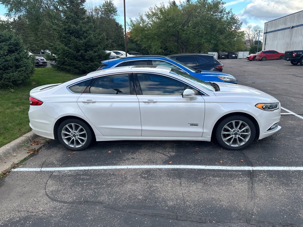 Used 2017 Ford Fusion Energi Titanium FWD image 5