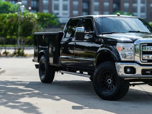 Used 2014 Ford F250 Lariat w/ Lariat Ultimate Package AWD/4WD image 2