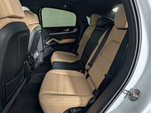 Certified 2026 Porsche Cayenne Coupe AWD/4WD image 23