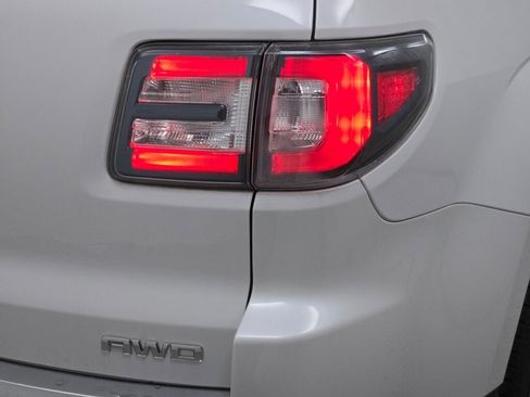 Used 2017 GMC Acadia Limited SLT image 15