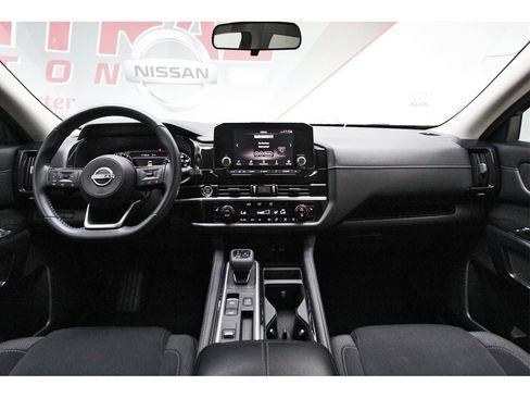Used 2022 Nissan Pathfinder SV image 7