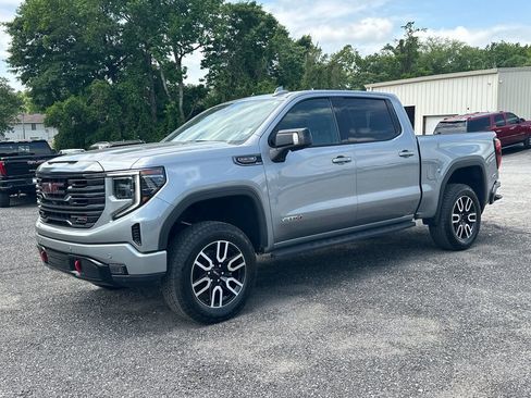 Used 2024 GMC Sierra 1500 AT4 w/ Technology Package AWD/4WD image 2