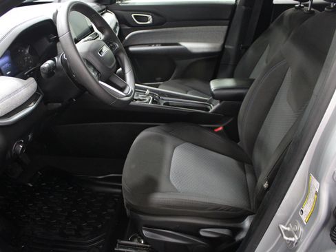 Used 2025 Jeep Compass Sport AWD/4WD image 5