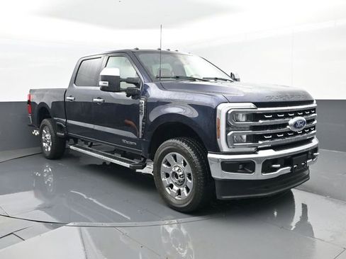 Used 2024 Ford F250 Lariat w/ Chrome Package image 3