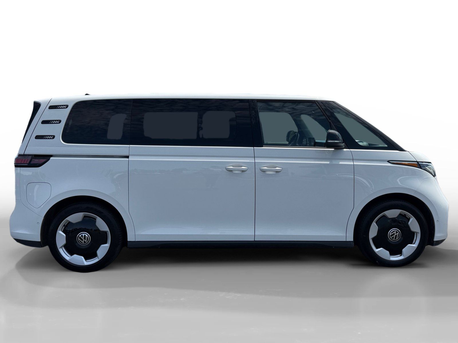 Certified 2025 Volkswagen ID. Buzz Pro S RWD image 6