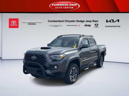 Used 2021 Toyota Tacoma TRD Sport w/ TRD Premium Sport Package image 4