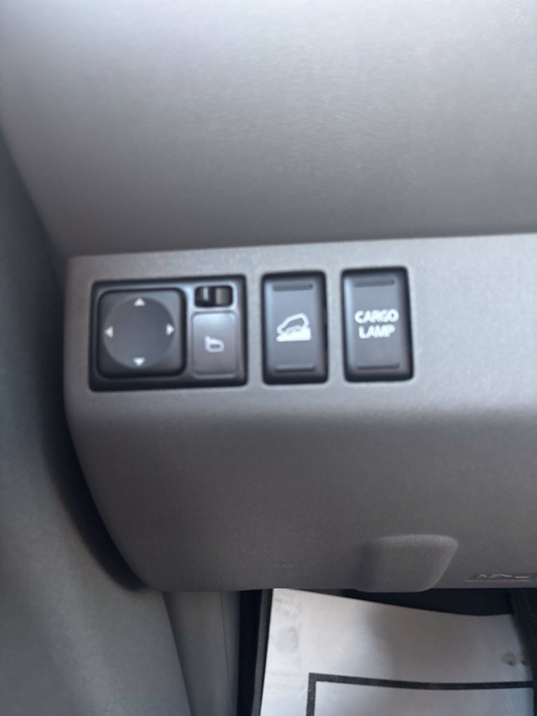 Used 2018 Nissan Frontier SV AWD/4WD image 17