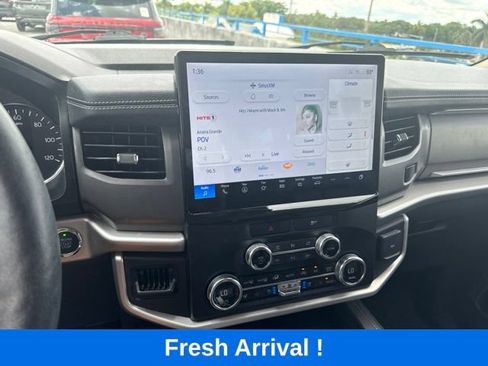 Used 2023 Ford Expedition XLT RWD image 8