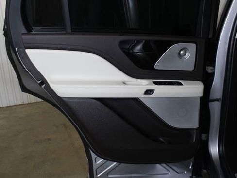 Used 2022 Lincoln Aviator Black Label w/ Dynamic Handling Package AWD/4WD image 18