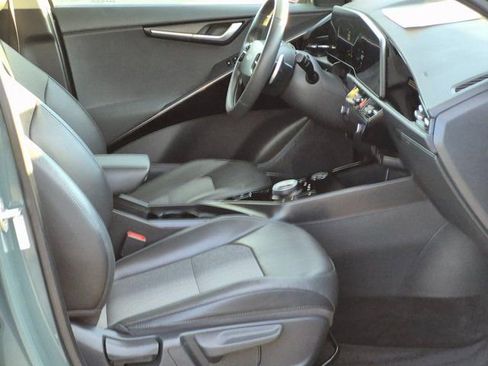 Used 2023 Kia Niro EX image 21