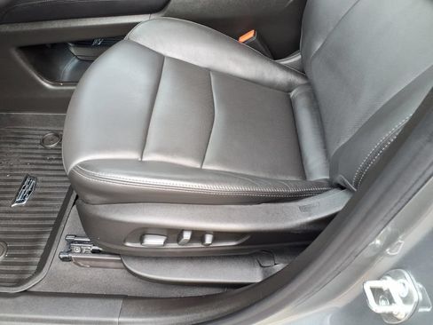 Used 2024 Cadillac XT6 Premium Luxury w/ LPO, Floor Liner Package FWD image 10