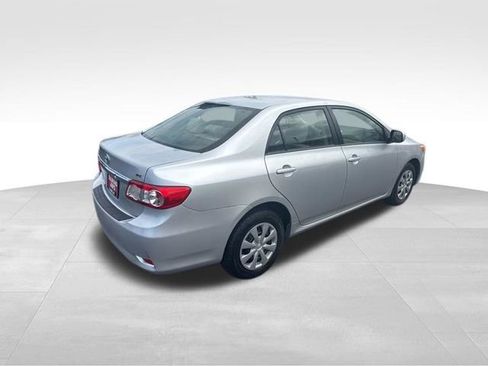 Used 2011 Toyota Corolla LE image 3