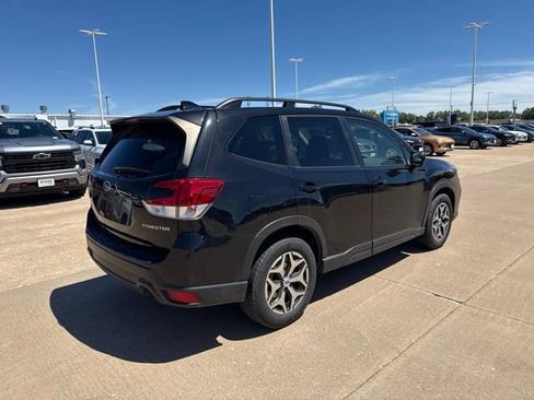 Used 2020 Subaru Forester Premium w/ Popular Package #1 AWD/4WD image 3