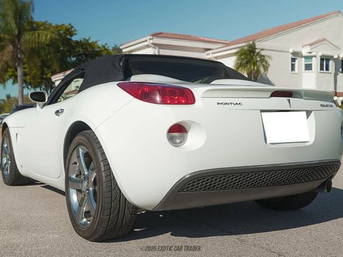 Used 2007 Pontiac Solstice Convertible w/ Premium Package image 18