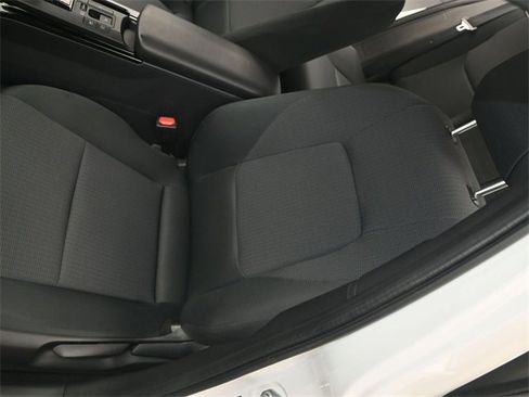 Used 2025 Toyota Prius LE image 9