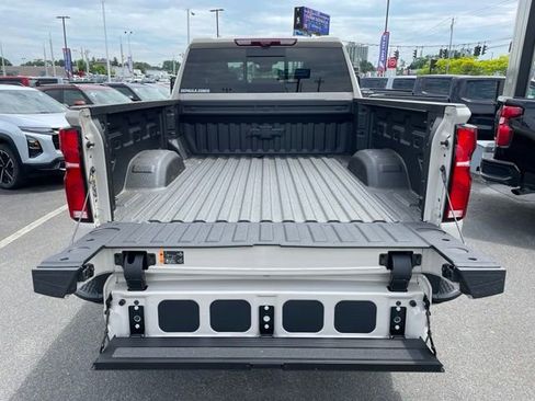 New 2026 Chevrolet Silverado 2500 ZR2 w/ LPO, Dark Essentials Package AWD/4WD image 13