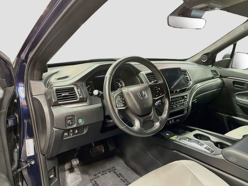 Used 2025 Honda Passport EX-L image 9