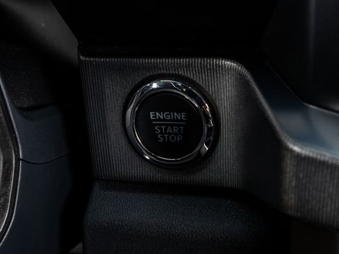 Used 2025 Ford F450 Platinum w/ FX4 Off-Road Package image 23