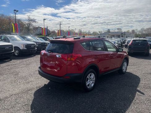 Used 2013 Toyota RAV4 LE AWD/4WD image 5