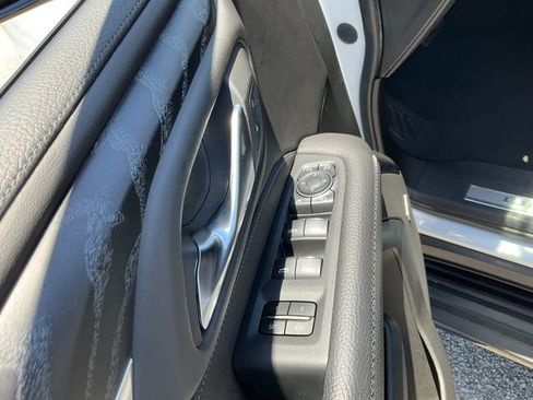 Used 2023 GMC Yukon Denali AWD/4WD image 8