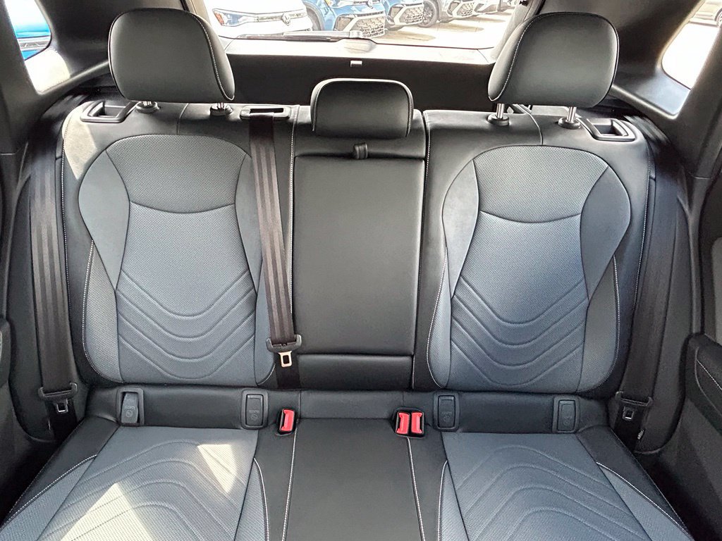 New 2026 Volkswagen Tiguan SE R-Line FWD image 13