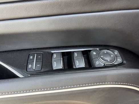 Used 2022 Cadillac Escalade Luxury AWD/4WD image 20
