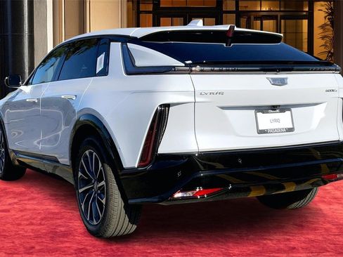 New 2026 Cadillac Lyriq Premium Sport image 4