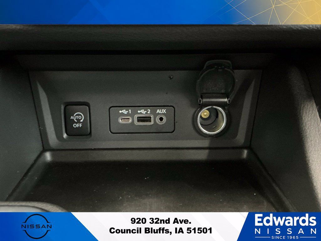 Used 2025 Nissan Sentra SR FWD image 23