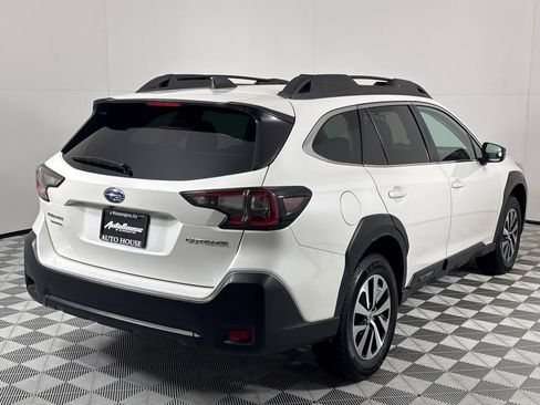 Used 2023 Subaru Outback Premium image 5
