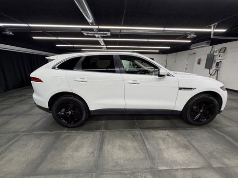 Used 2019 Jaguar F-PACE Premium image 8