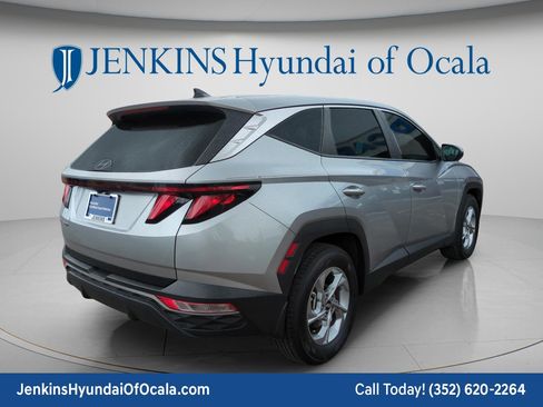 Certified 2024 Hyundai Tucson SE image 3