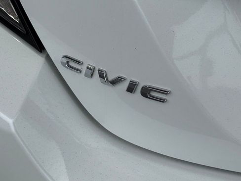 Used 2019 Honda Civic Touring image 13