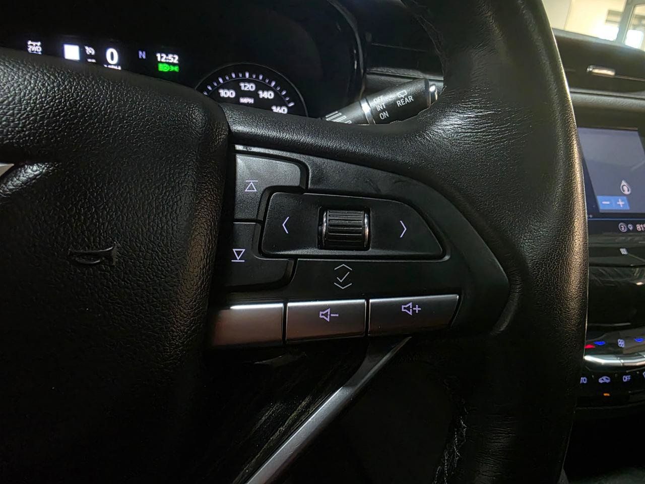 Used 2021 Cadillac XT6 Premium Luxury AWD/4WD image 32