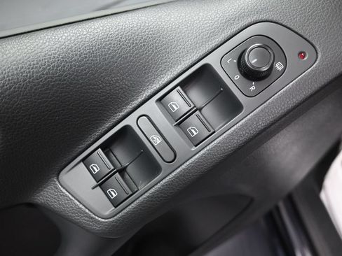 Used 2017 Volkswagen Tiguan S AWD/4WD image 10