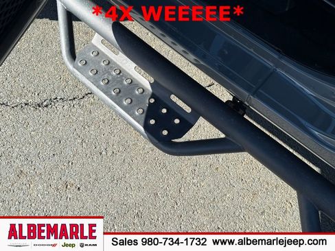 Used 2022 Jeep Wrangler Unlimited Sahara AWD/4WD image 13