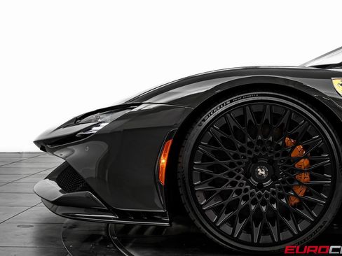 Used 2024 Ferrari SF90 Spider image 20