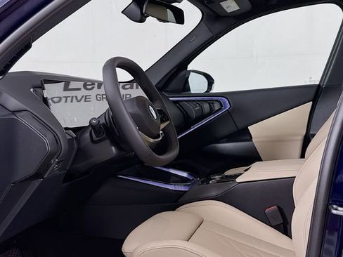 Used 2025 BMW X3 xDrive30i w/ Premium Package image 9