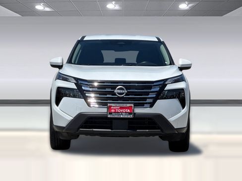 Used 2025 Nissan Rogue SV AWD/4WD image 6
