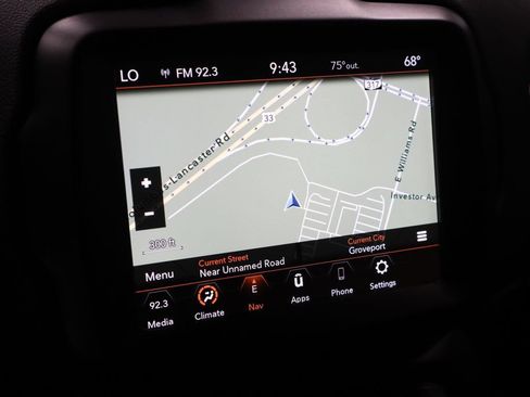Used 2022 Jeep Renegade Altitude AWD/4WD image 2