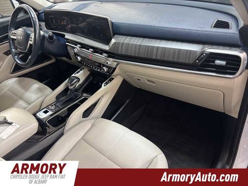 Used 2023 Kia Telluride EX w/ EX Captain's Chair Package image 45