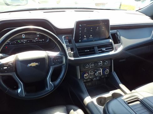 Used 2024 Chevrolet Suburban LT AWD/4WD image 7