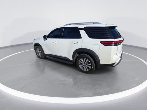 Certified 2022 Nissan Pathfinder SL w/ Lighting Package (N92) image 6