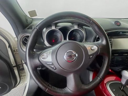 Used 2016 Nissan Juke SL image 12