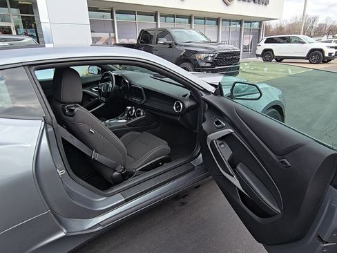 Used 2020 Chevrolet Camaro LT image 17