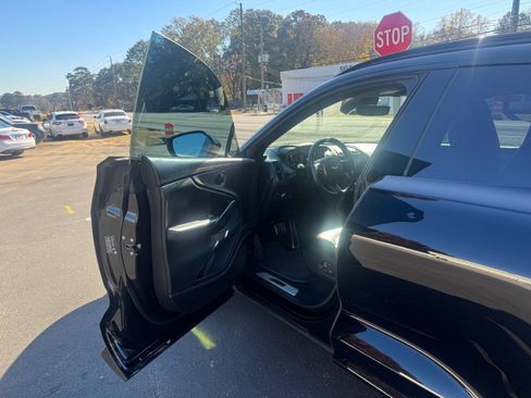 Used 2021 Aston Martin DBX AWD/4WD image 9