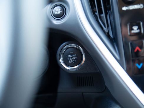 Used 2024 Subaru Crosstrek 2.0i Premium w/ Crosstrek Mirror Package image 17