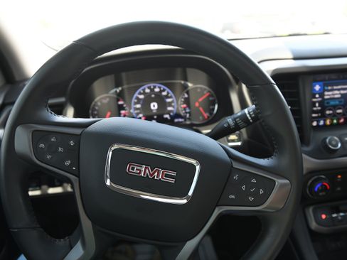 Used 2022 GMC Acadia AT4 w/ Technology Package AWD/4WD image 20